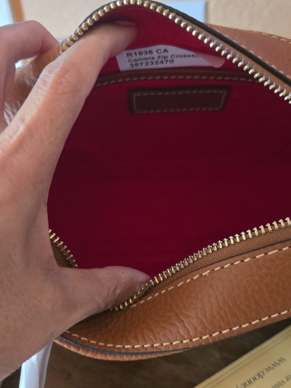 Pebble Grain Camera Zip Crossbody - Picture 9 of 14